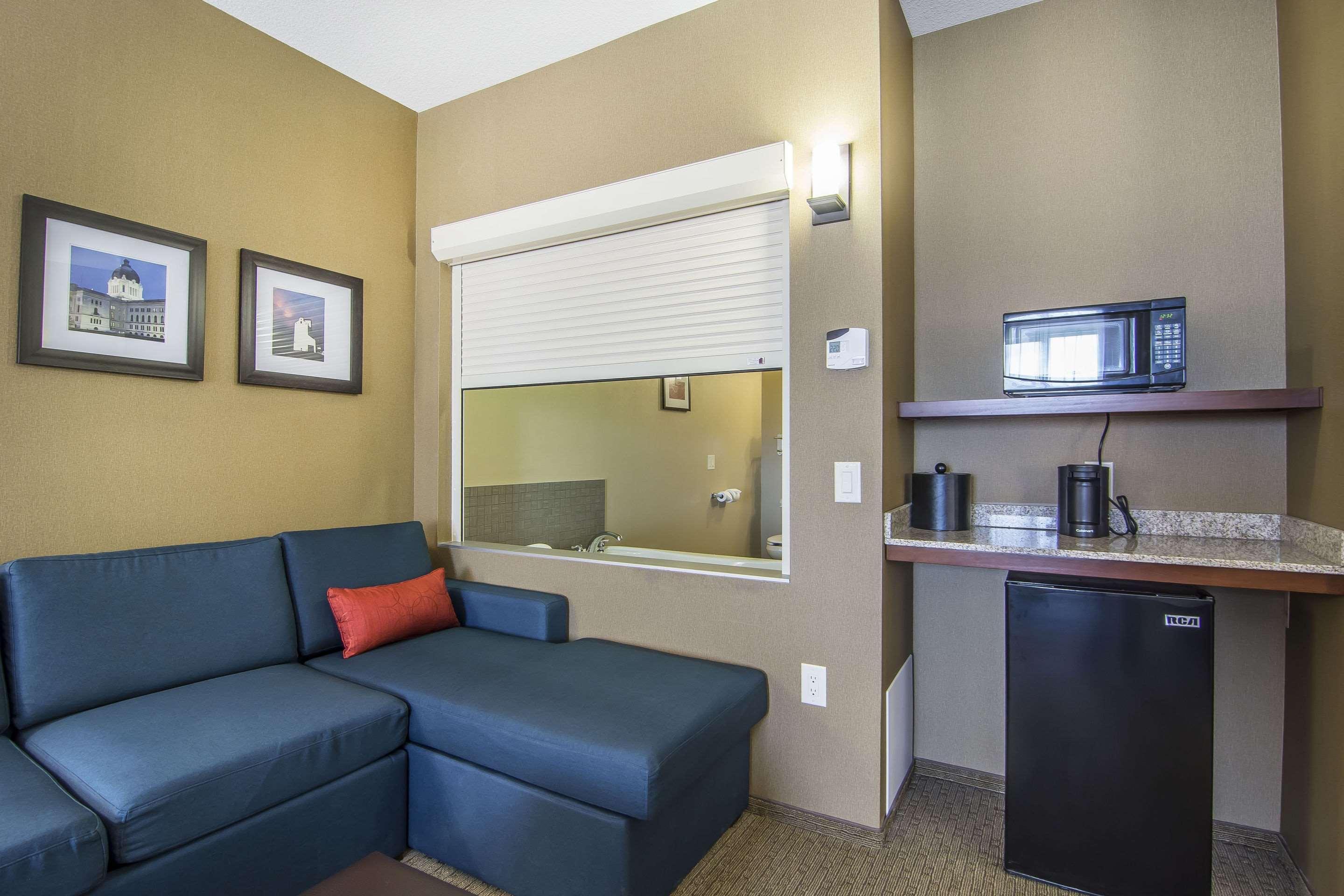 Comfort Suites Риджайна Экстерьер фото