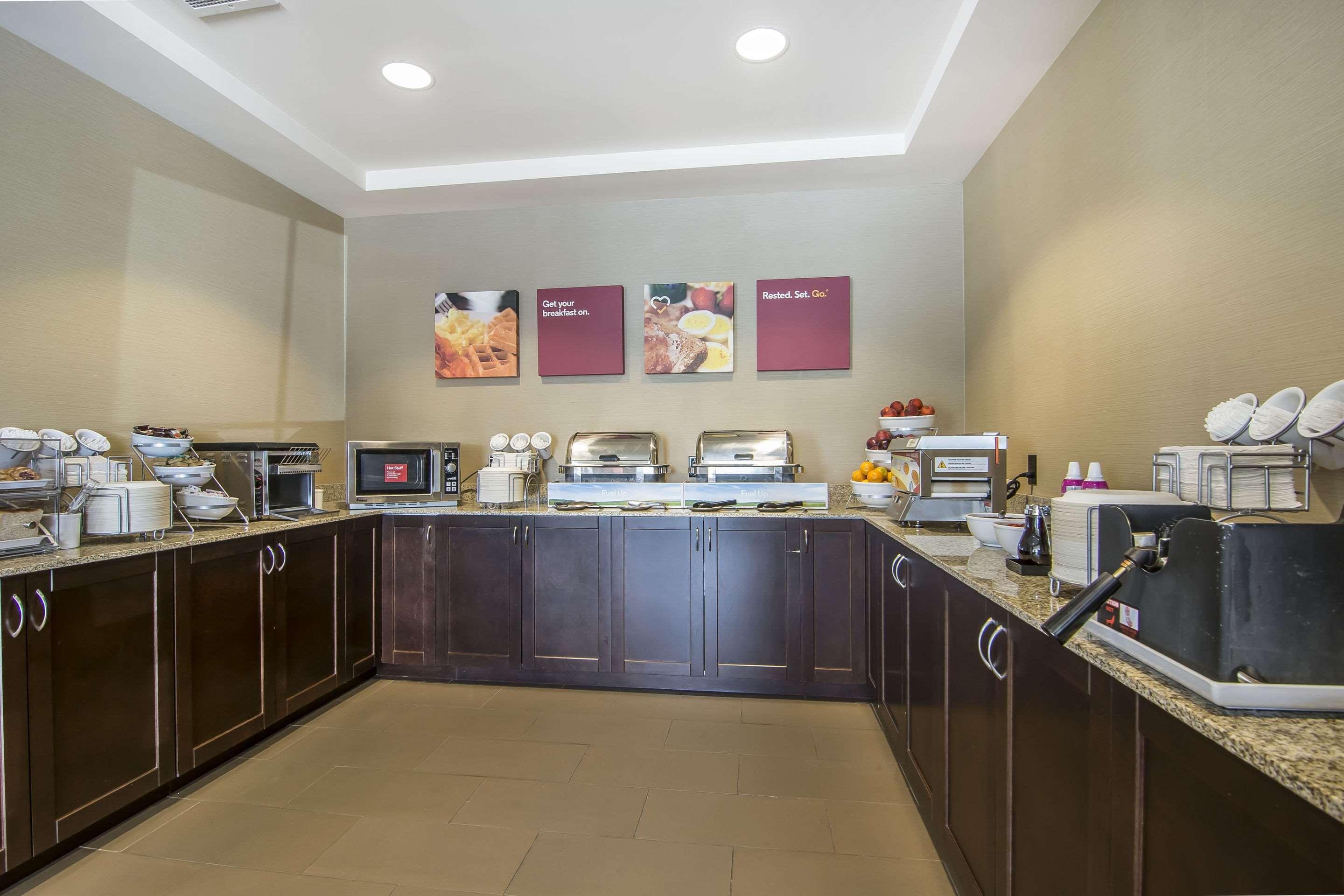 Comfort Suites Риджайна Экстерьер фото