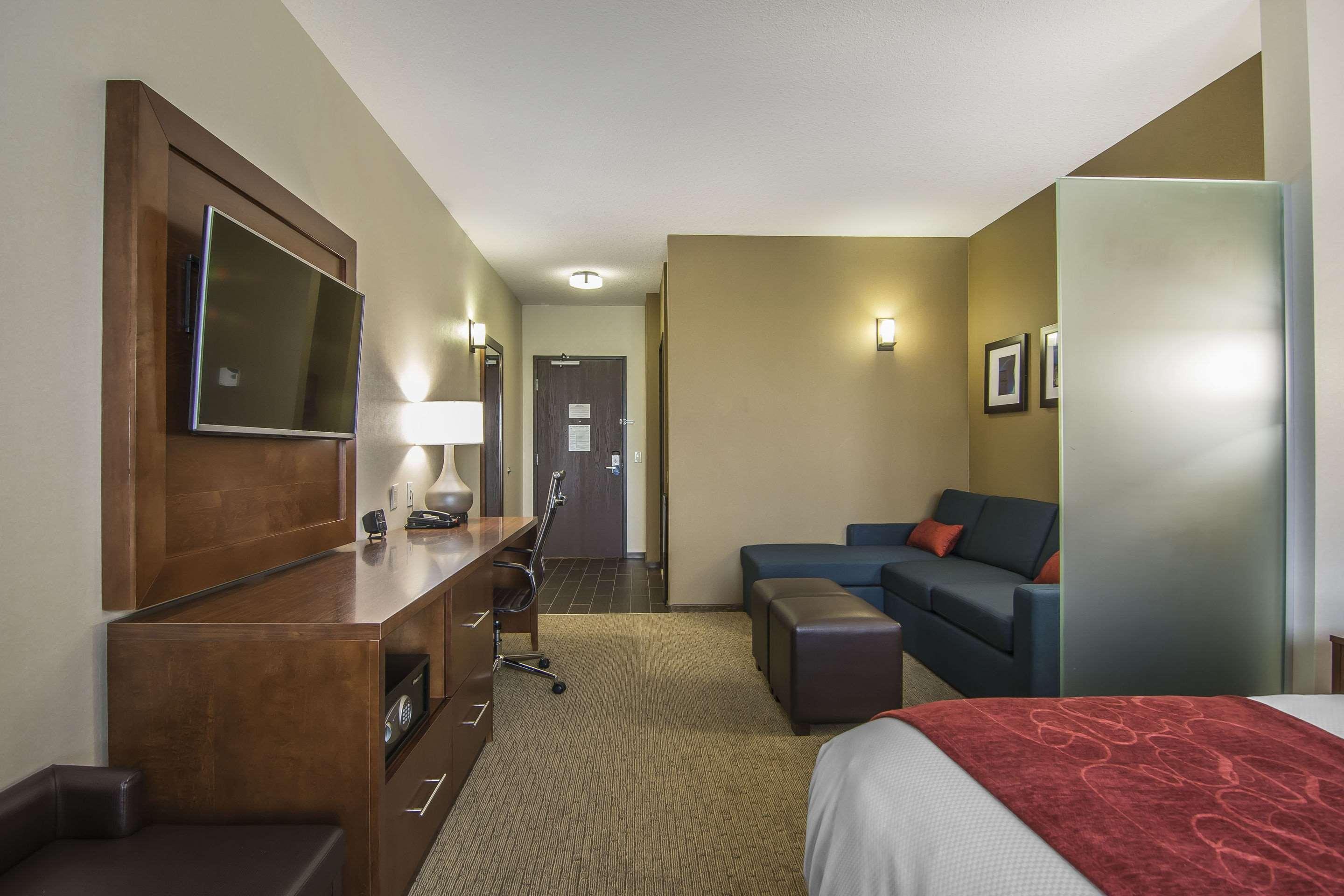 Comfort Suites Риджайна Экстерьер фото