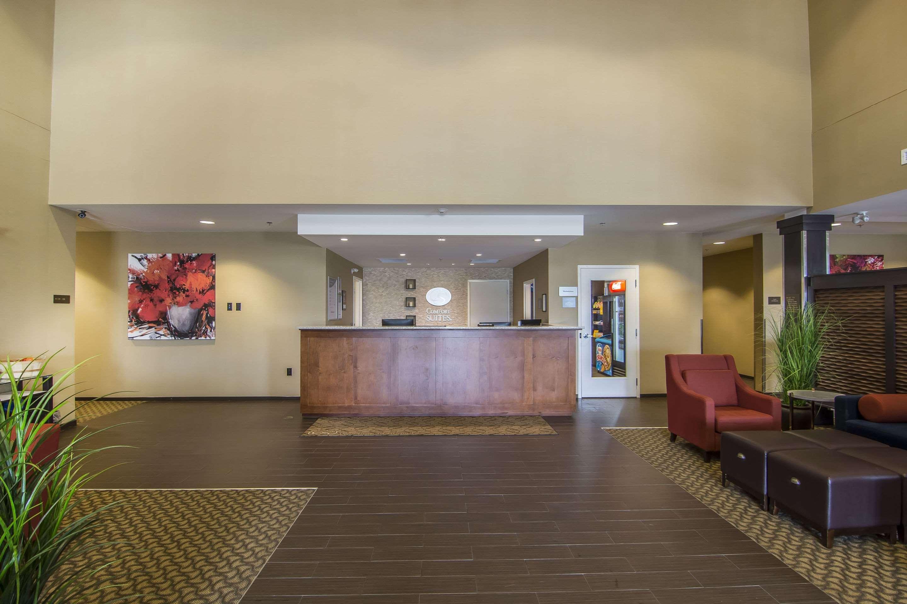 Comfort Suites Риджайна Экстерьер фото