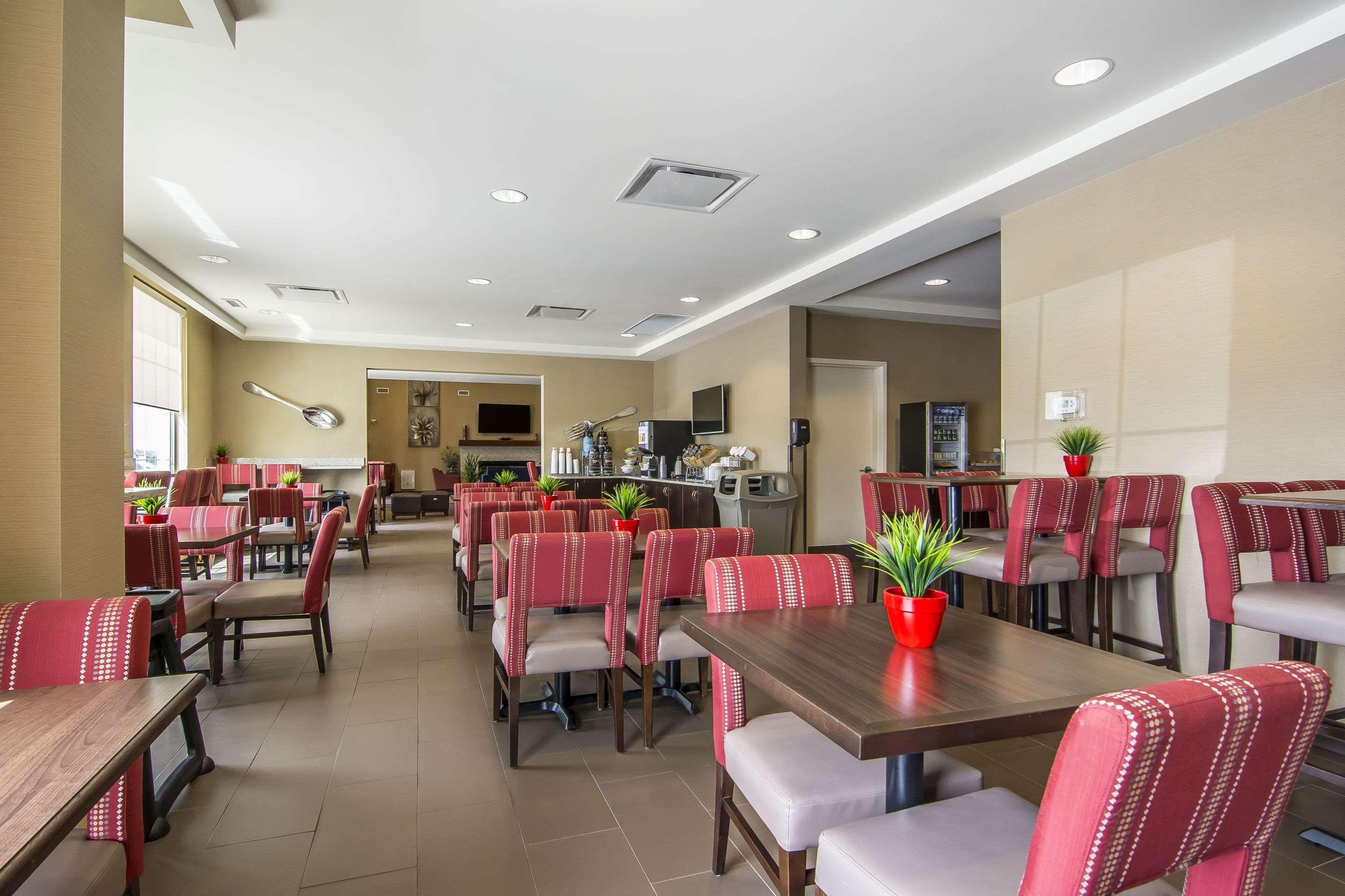 Comfort Suites Риджайна Экстерьер фото